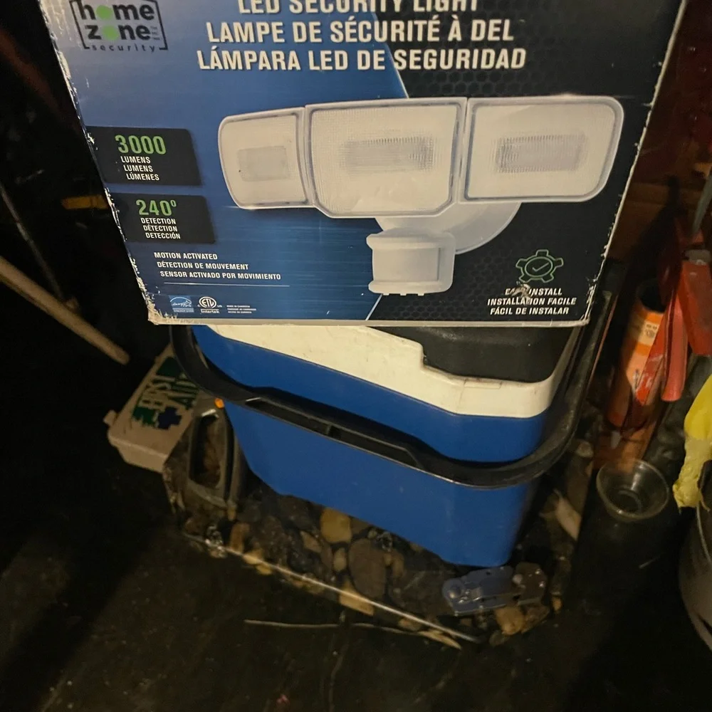 Adjustable LED Security Light - Picture 1 of 9